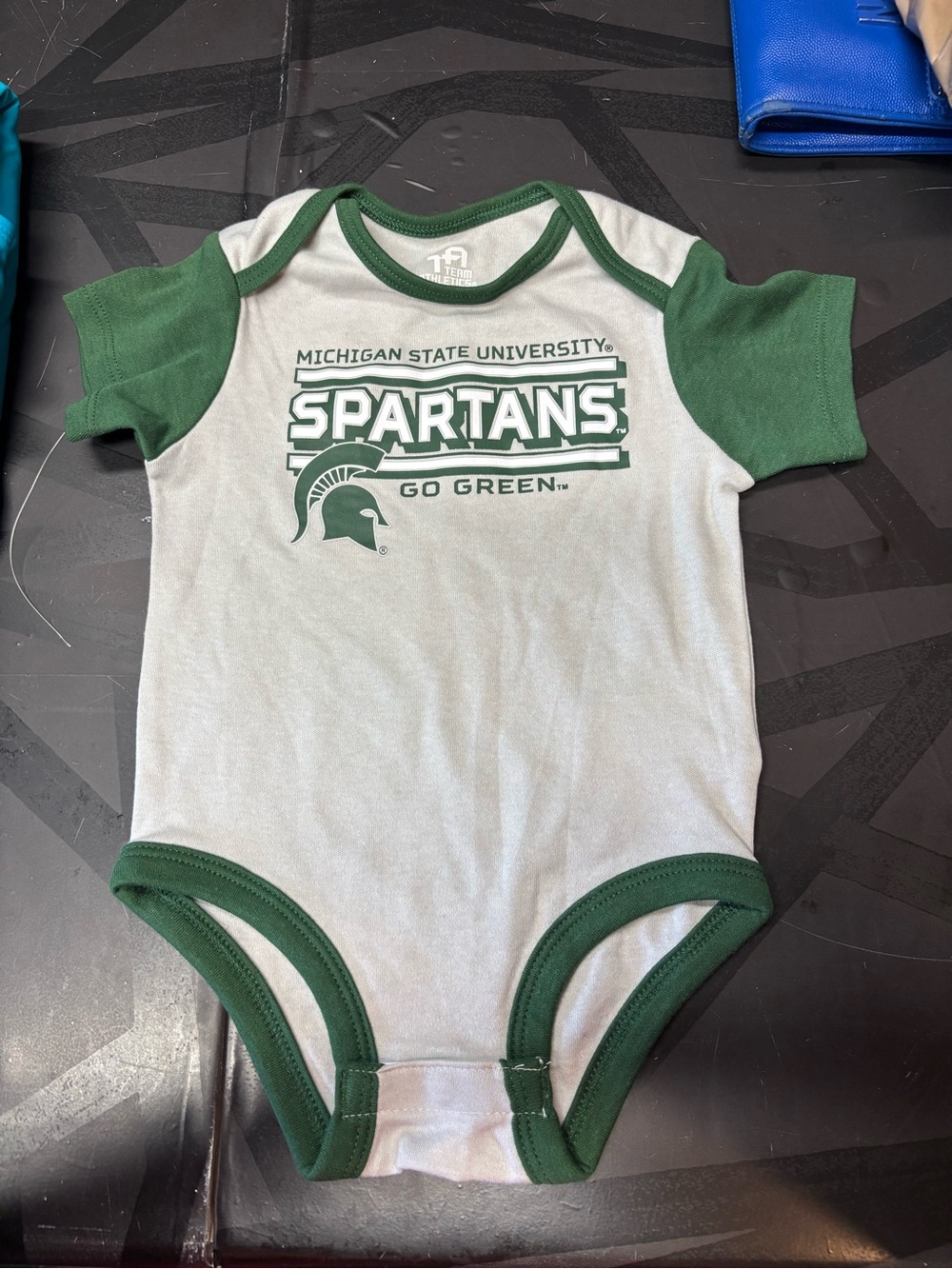 Michigan State Spartans Infant One-Piece Bodysuit in Green & White b113s